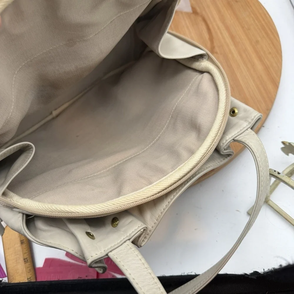 SAS Vintage Cream Leather Multicompartment Handbag Purse Shoulder Bag‎